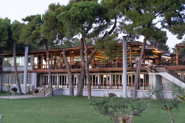 Poznávací zájezd-Albánie-ubytování-Hotel Divjaka Resort