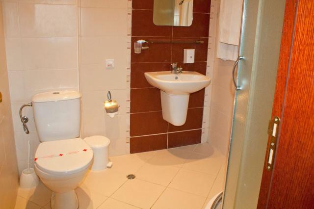 Bulharsko-Zlaté Písky-hotel Bellevue Park-dvoulůžkový pokoj-kou