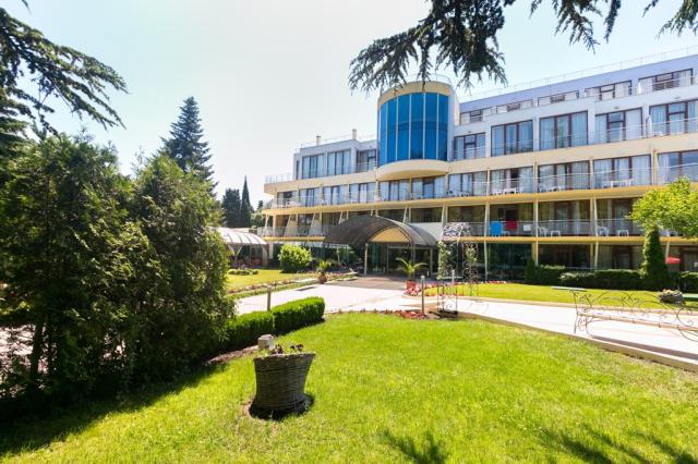 Bulharsko-Svatý-Konstantin-a-Helena-Hotel Koral-hlavní pohled