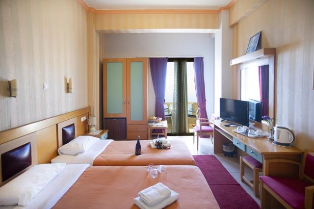 Řecko-letovisko Loutraki-Hotel Mantas Sea Side