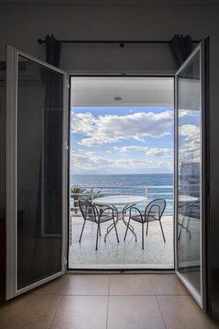 Řecko-letovisko Loutraki-Hotel Achillion