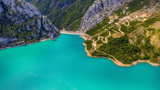Albánie-Silvestr v Albánii-Nový rok po balkánsku-Bovilla Lake