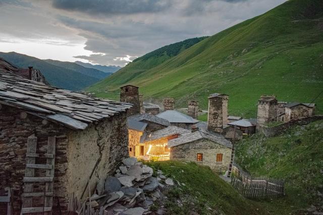 Gruzie-turistický zájezd-Ushguli-Photo by Tamara Leroy, Unsplas