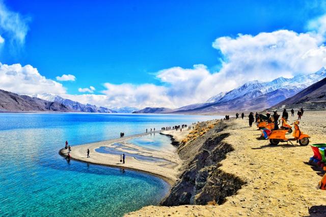 Poznávací zájezd-Indie-Ladakh-Velký okruh Malým Tibetem-jezero 