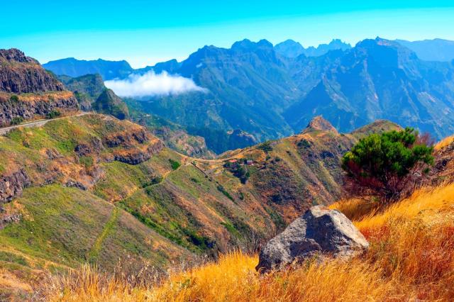 Madeira-fotka od Leonidrad z Pixabay