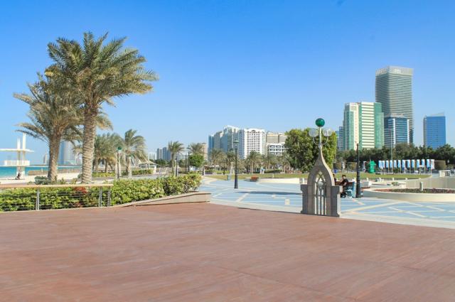 Poznávací zájezd-Dubaj a Abú Dhabí-promenáda Abú Dhabí
