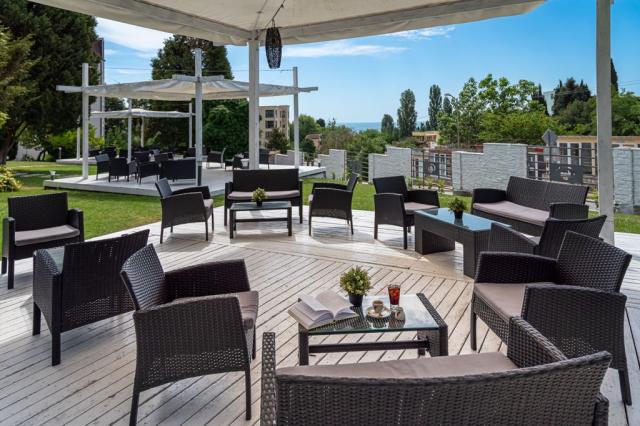Bulharsko-léto u moře-Zlaté Písky-hotel Detelina-zahrada