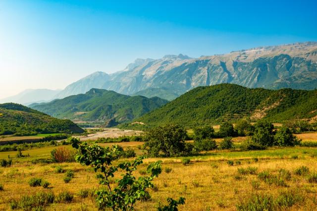 Turistika-Albánie-Pěšky neokoukaným jihem-albánské vrcholy Neme