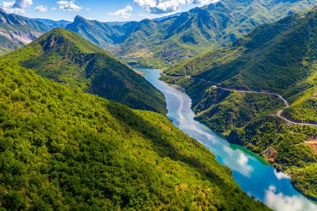 Turistika-Albánie-Pěšky neokoukaným jihem-letecký pohled na alb