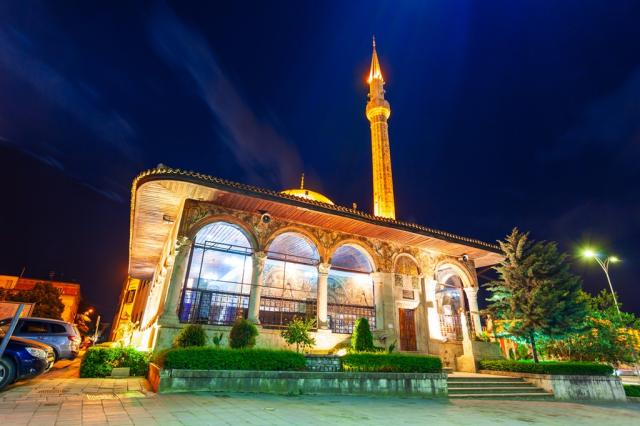 Turistika-Albánie-Pěšky neokoukaným jihem-Hadji Ethem Bey mešit