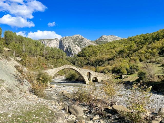 Turistika-Albánie-Pěšky neokoukaným jihem-kasabashi most gradec