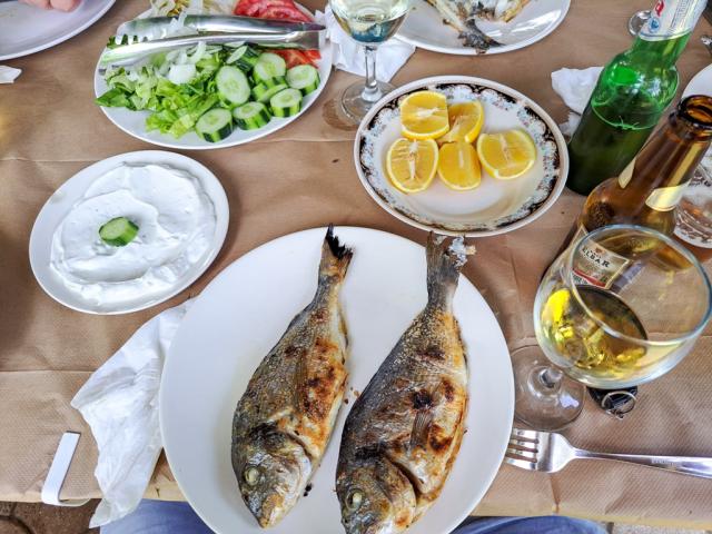 Turistika-Albánie-Pěšky neokoukaným jihem-Rybí restaurace Divja