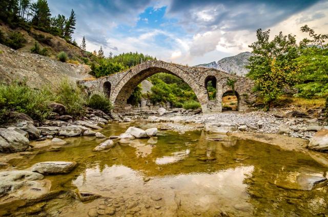 Turistika-Albánie-Pěšky neokoukaným jihem-Starý osmanský most K