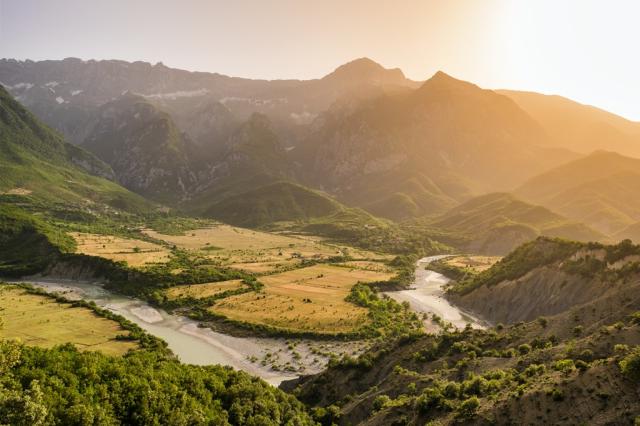 Turistika-Albánie-Pěšky neokoukaným jihem-údolí řeky Vjosa v ok