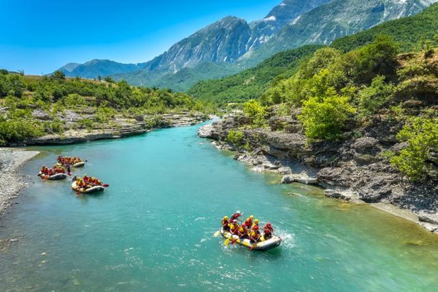 Turistika-Albánie-Pěšky neokoukaným jihem-rafty na řece Vjosa