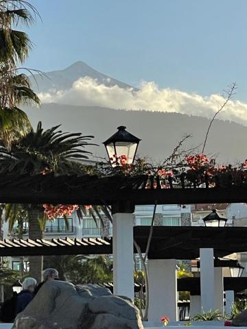 Výhled z promenády na El Teide