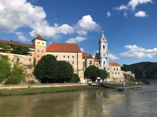 Rozkvetlé údolí Dunaje Wachau