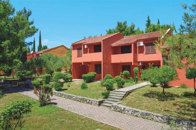 dovolenka-Chorvatsko-Trogir-apartmany-Medena-areal (2).jpg