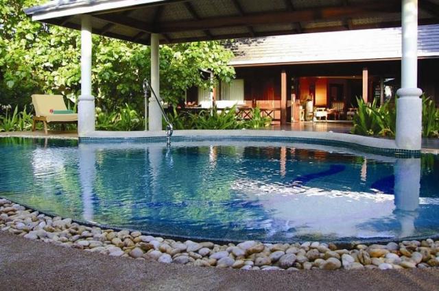 Royal Island Resort & Spa