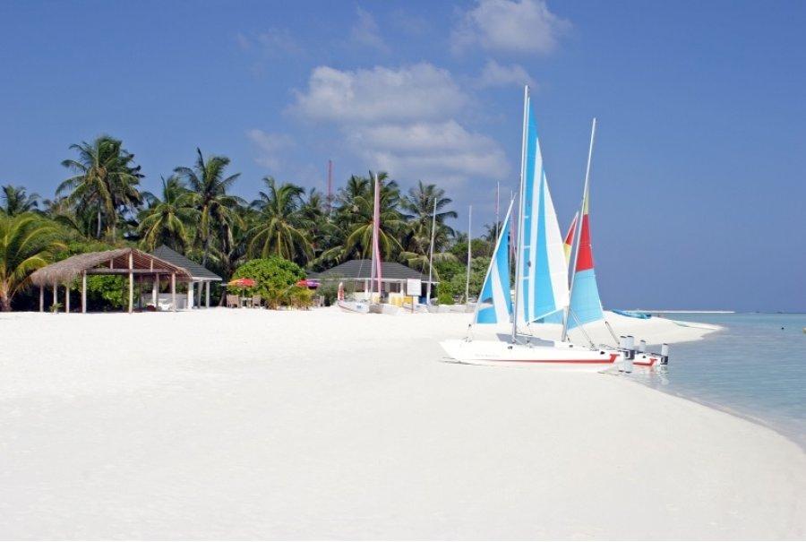 Holiday Island Resort & Spa