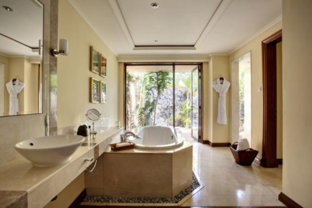 Maradiva Villas Resort & Spa