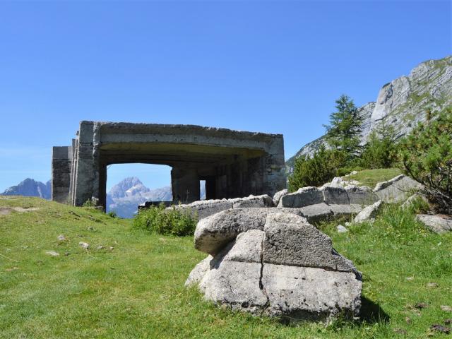 Pozůstatky bojů v sedle Vršič