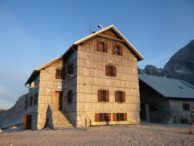 142. Chata pod Triglavem