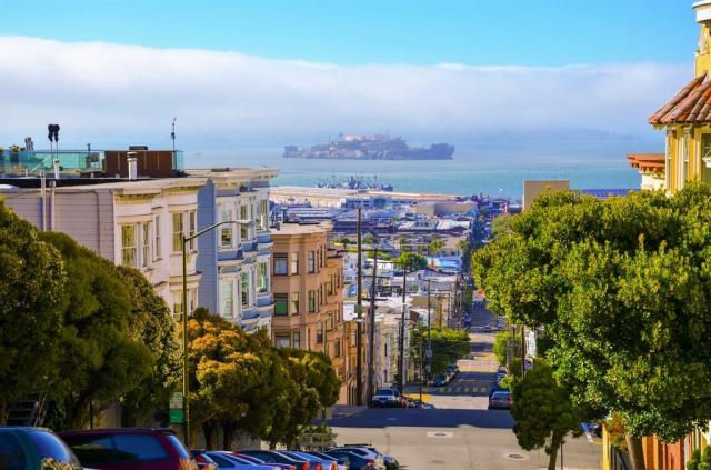San Francisco - ulice směrem na Alcatraz