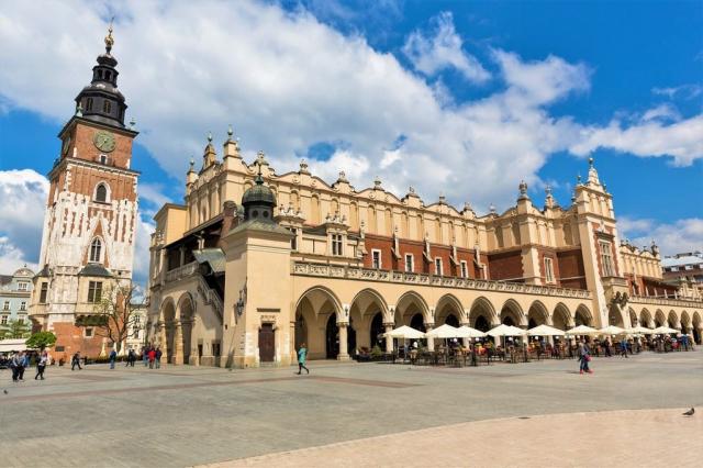 Náměstí Rynek Glówny v Krakově - poznávací zájezdy do Polska