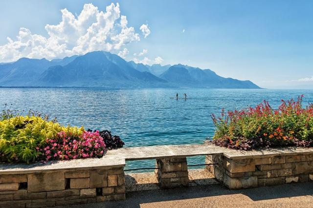 Ženevské jezero v Montreux - zájezdy vlakem a letecky do Švýcar