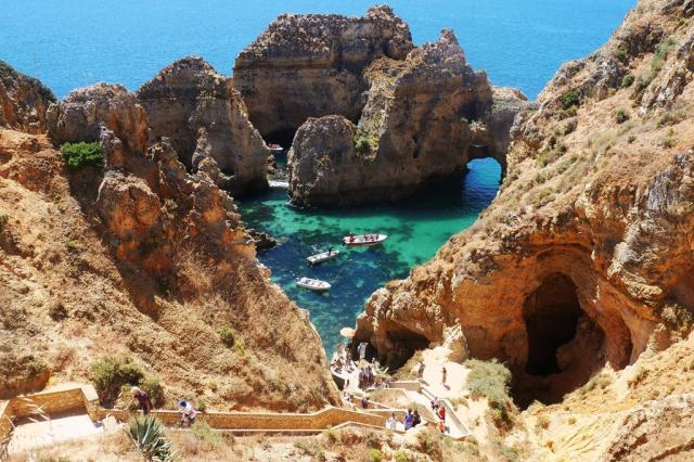 Útesy u Lagosu - zájezdy do portugalského Algarve