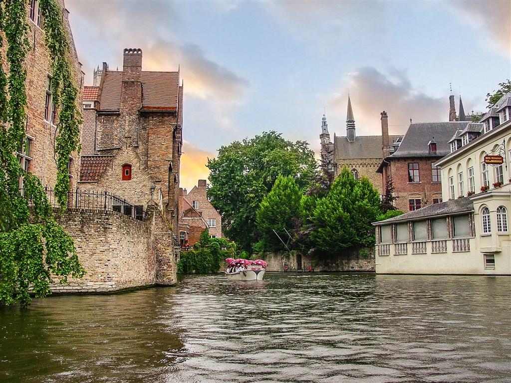 bruges-2115481_1920.jpg