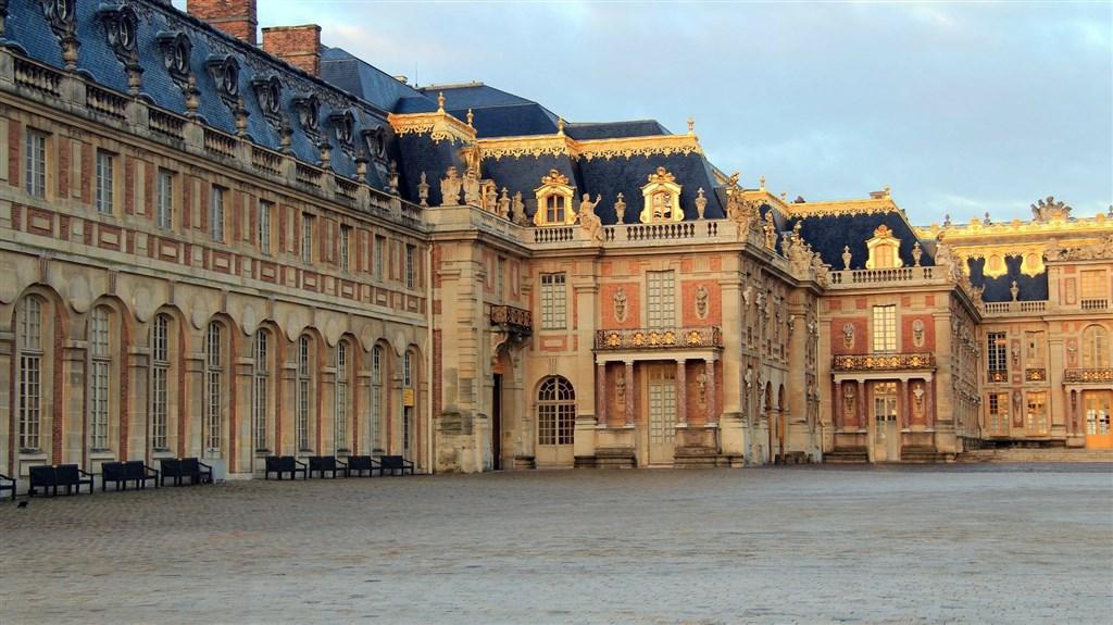 versailles-94571_1920.jpg