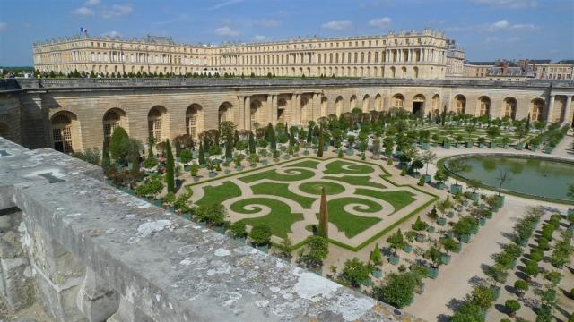 versailles-793338_1920.jpg