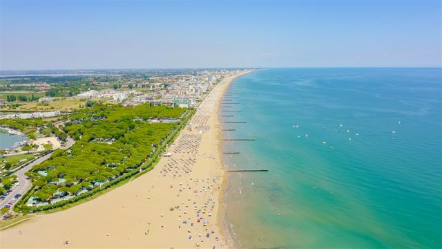 IT_lido_di_Jesolo_plaz_letecka.jpg