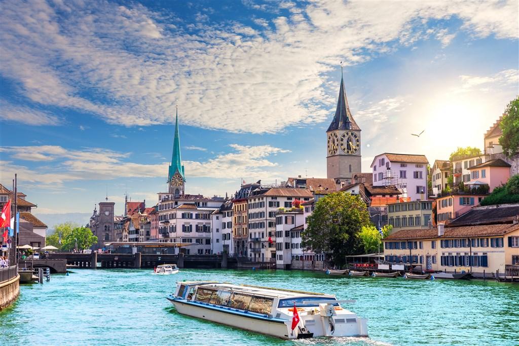 shutterstock_2417844561.jpg