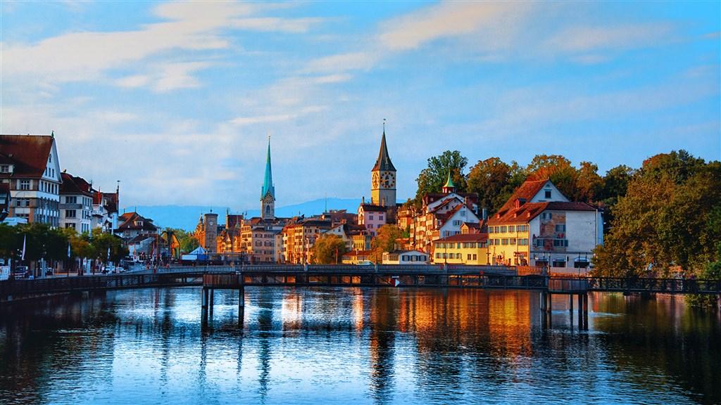 Zurich_Switzerland_Houses_Rivers_Evening_Bridges_518653_2560x14