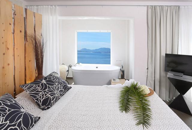 acc-superior-room-sea-view-gal-01.jpg