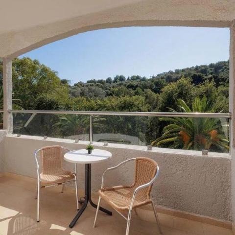 accommodation-nafsika-balcony-mountain-view-700x700.jpg