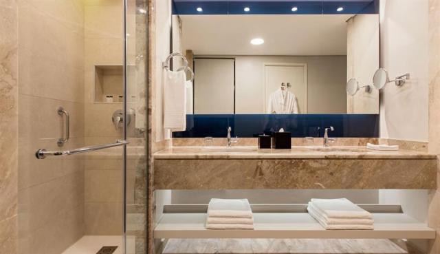 Junior SUite koupelna.jpg