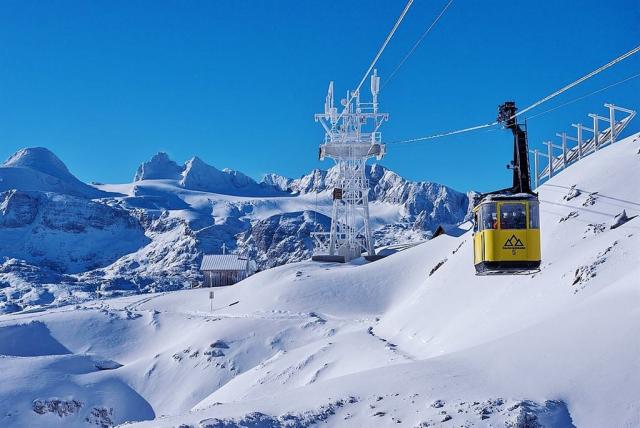 Lyžařské-středisko-Krippenstein-Rakousko-Dachstein-1.jpg