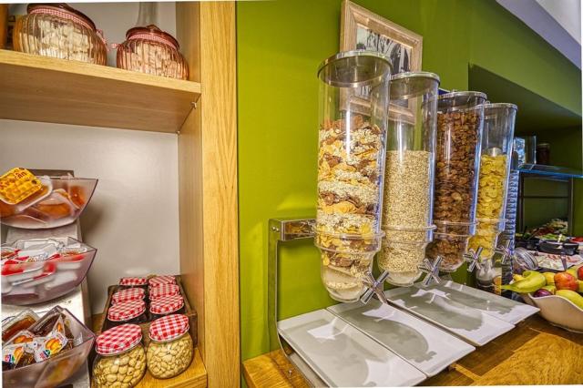 breakfast-buffet (1)1.jpg