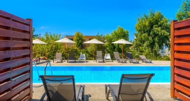 Evita resort5.jpg