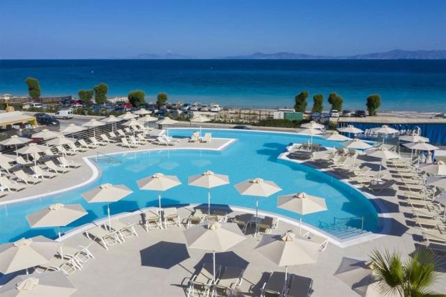 11_new_pool_panoramic-min.jpg