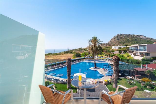 Superior-Sea-View-Room-Balcony-2.jpg