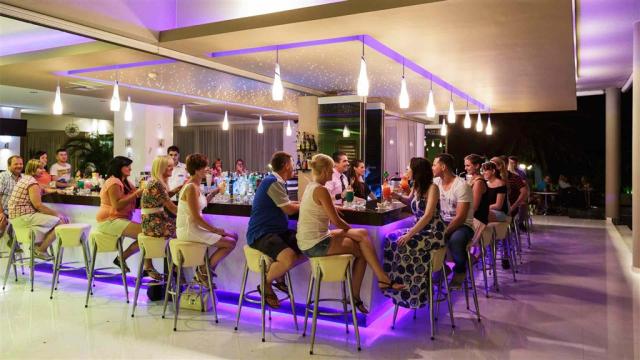 bar1.jpg