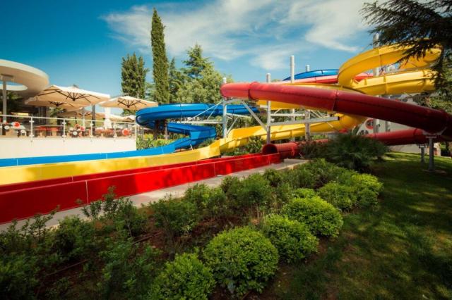 Hotel-Garden-Residence-Garden-Plava-Laguna_Outdoor-pool_Aqua-pa