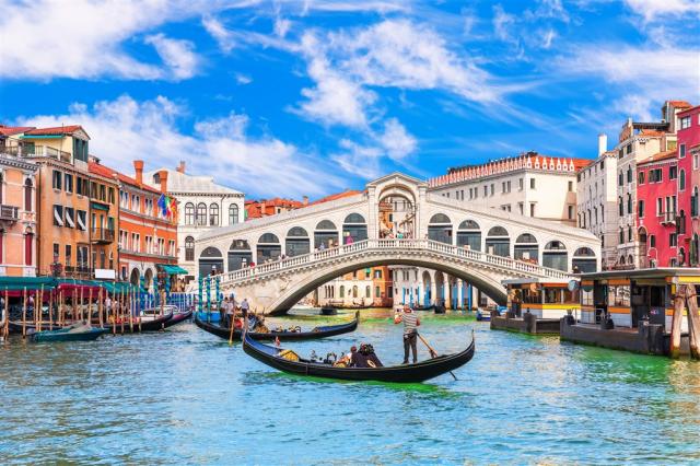 shutterstock_21623400951.jpg