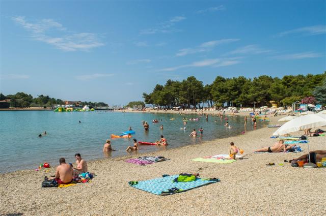 HR_Umag_plaz_lidi.jpg