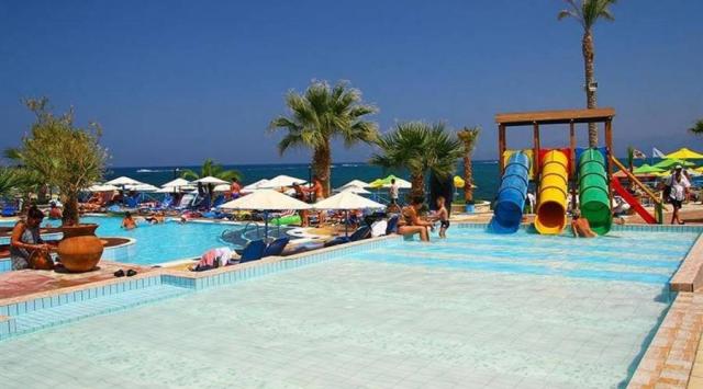 beach-hotel.jpeg